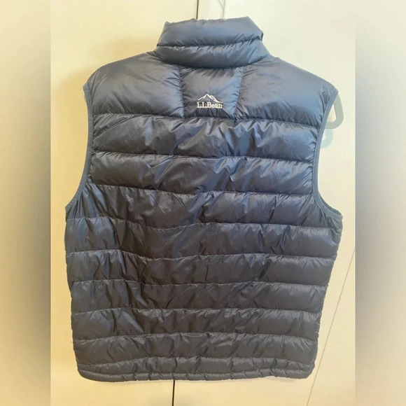 L.L.Bean Men's Ultralight 850 Fill Power Down Vest Size Large Regular - Picture 4 of 6